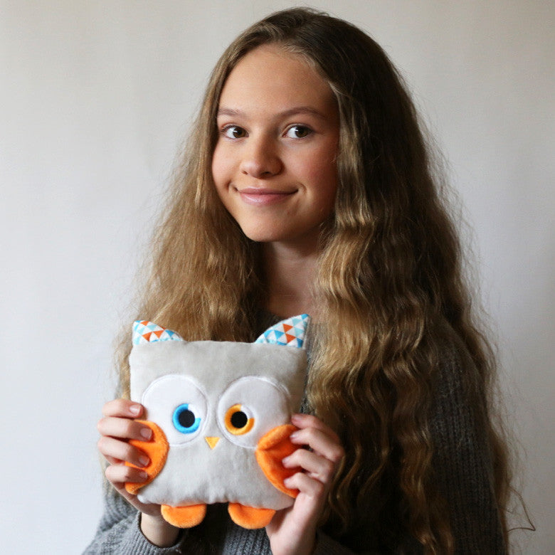 Poketti plush toy owl stuffed animal bird with a useful back pocket, designed by young entrepreneurs